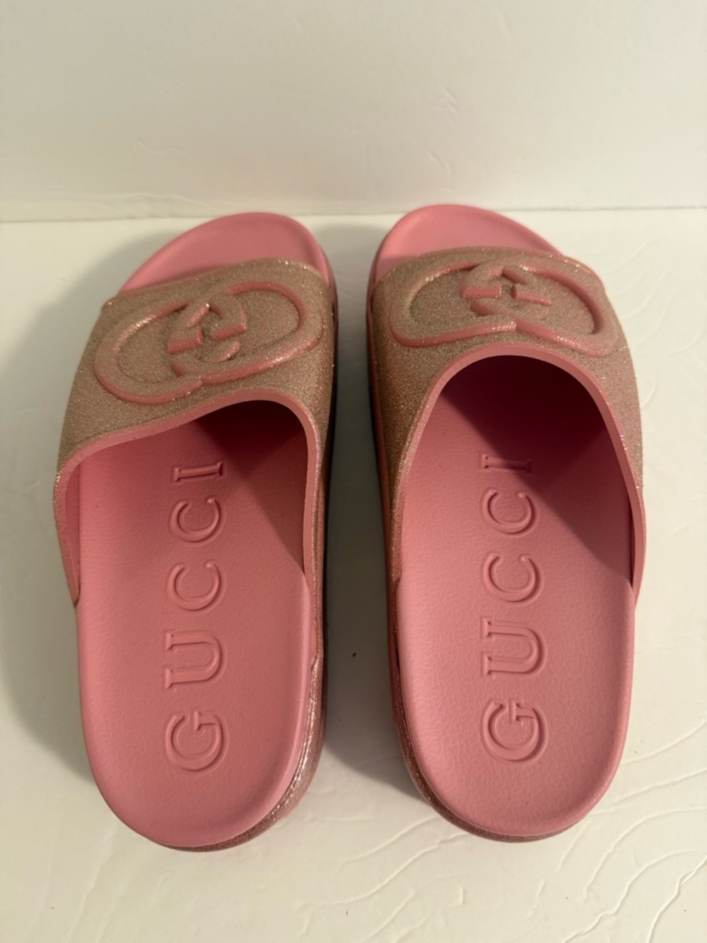 EUC ⭐️ Interlocking GG Rubber Platform Slide Sandals -Pink (38) 7 - Picture 5 of 9